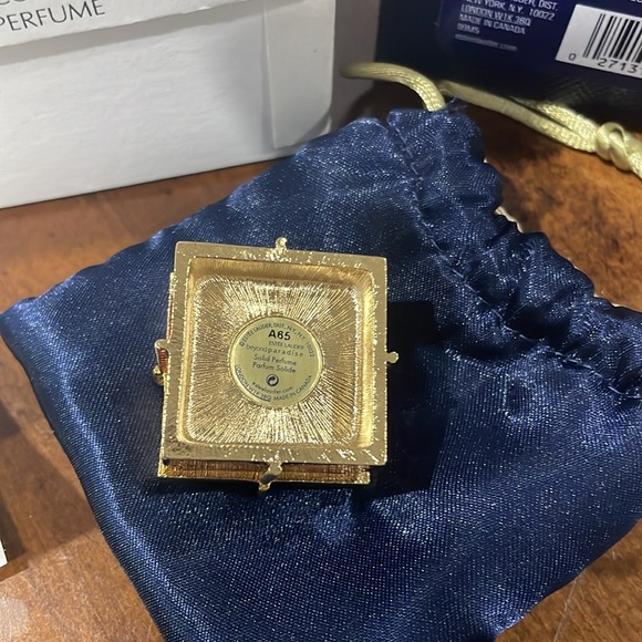 Estée Lauder beyond paradise Golden Gift compact for solid perfume 2005 - Picture 6 of 7
